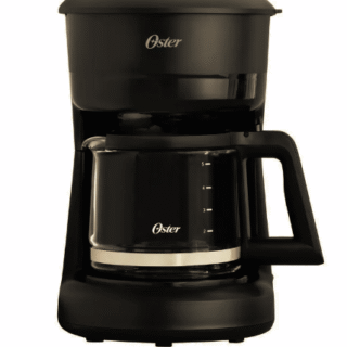 Oster Cafetera, 5 Tazas de Capacidad, con Filtro Reutilizable, Botón con Luz de Encendido y Apagado, Color Negro, BVSTDCS51B