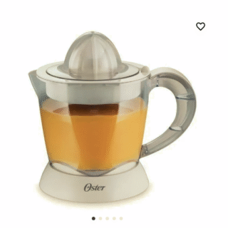 Exprimidor de cítricos Oster® blanco con rotación bidireccional