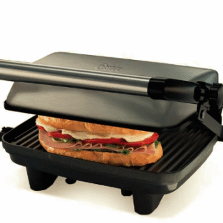 Plancha panini Oster® compacta CKSTPA2880