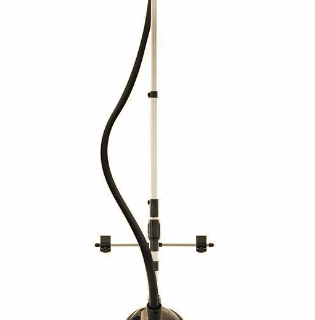 Vaporizador de prendas Oster® con gancho para pantalón GCSTGS7000