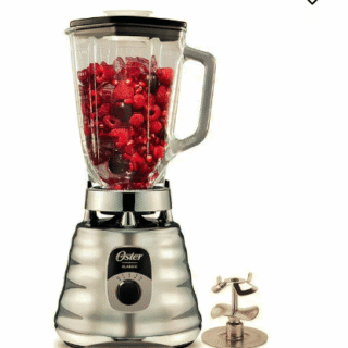 Kit Licuadora clásica Oster® cromo con perilla ergonómica de 3 velocidades BLST4655 y Cuchilla Milkshake Oster® de acero inoxidable