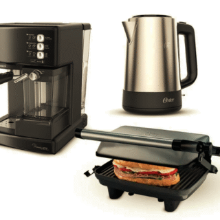 Kit Oster Cafetera PrimaLatte Negra, Plancha Panini compacta y Hervidor electrico inox de 1.7 lt